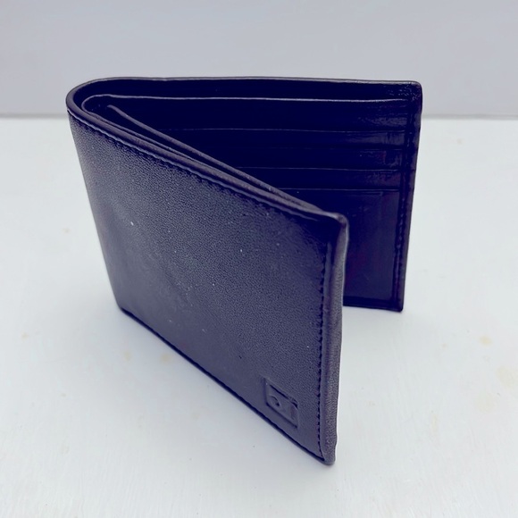 Stone Mountain Genuine Leather Men’s Tri Fold Wallet - Picture 1 of 8